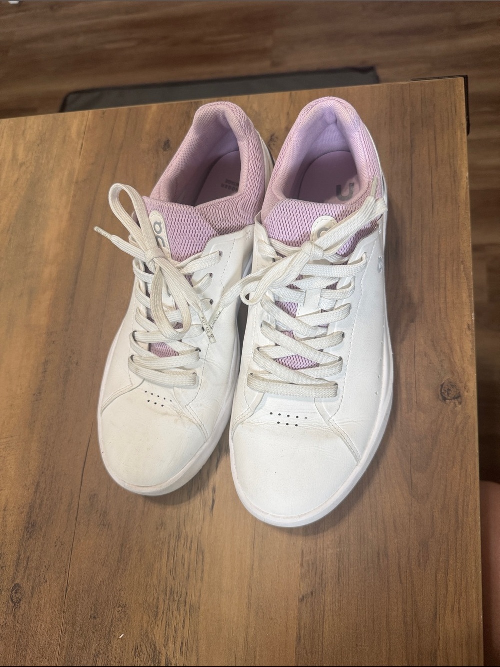On The Roger - Women's 9.5 White & Light Purple